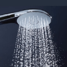 空気を含んだ大粒の水滴が心地いい超節水シャワー