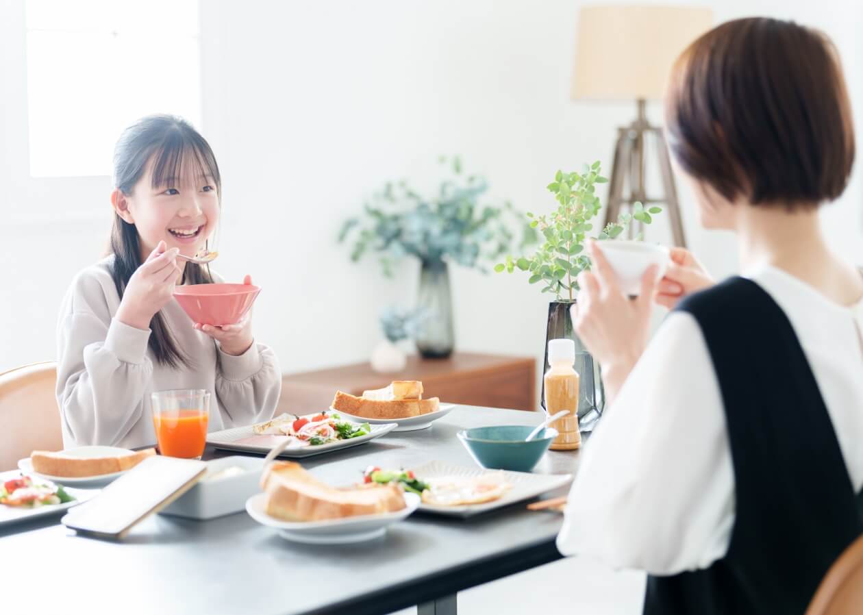 子育て世代の家族イメージ写真2