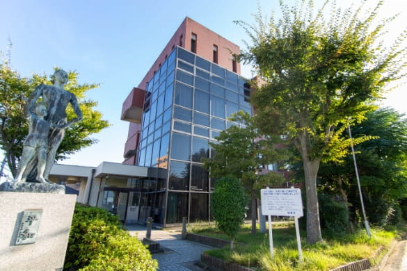 柏原市立柏原図書館